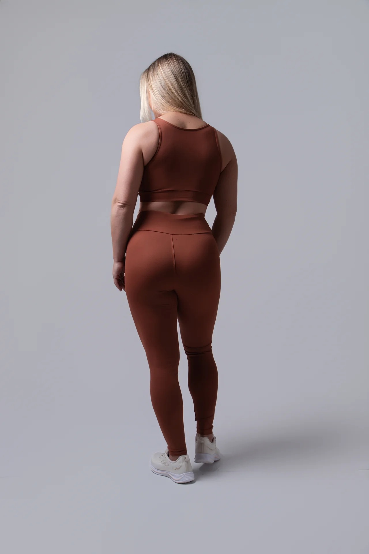 Conjunto Sculpt NEVUÉR — Marrom Terracota · costas