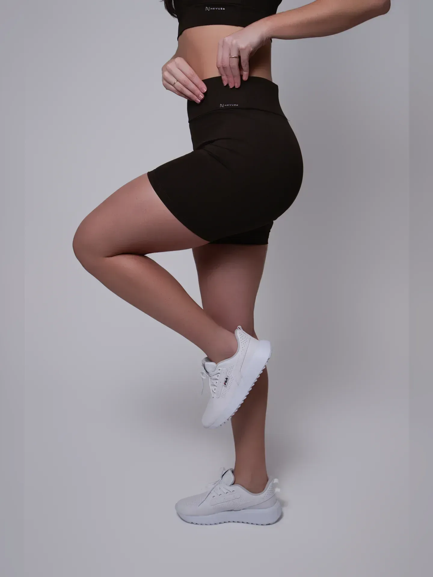 Conjunto Sculpt Shorts NEVUÉR Marrom Café