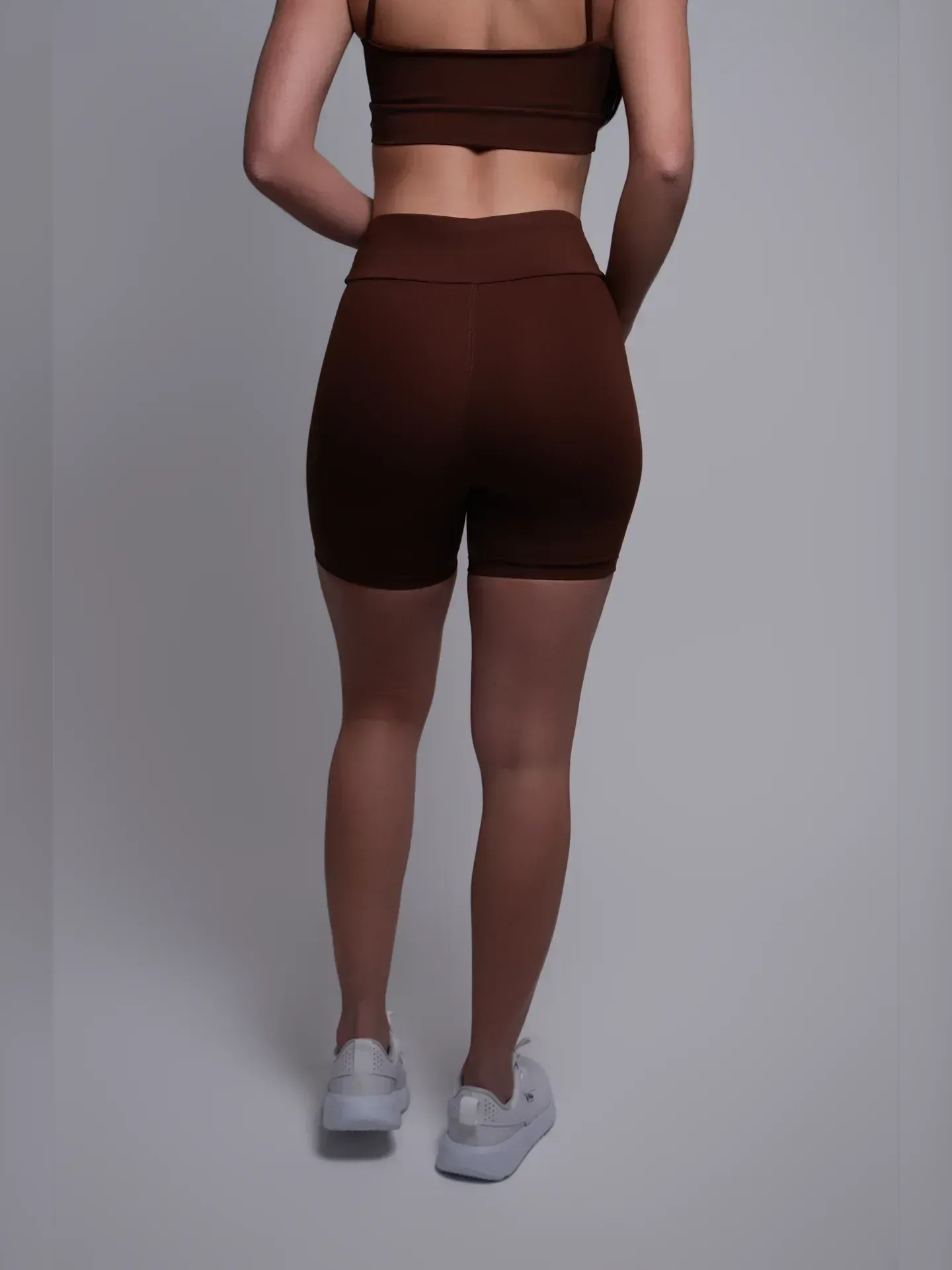 Conjunto Sculpt Shorts NEVUÉR Marrom Chocolate